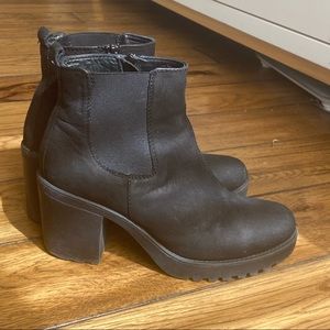 Vagabond Women's Grace Nubuck Leather Zip Boot